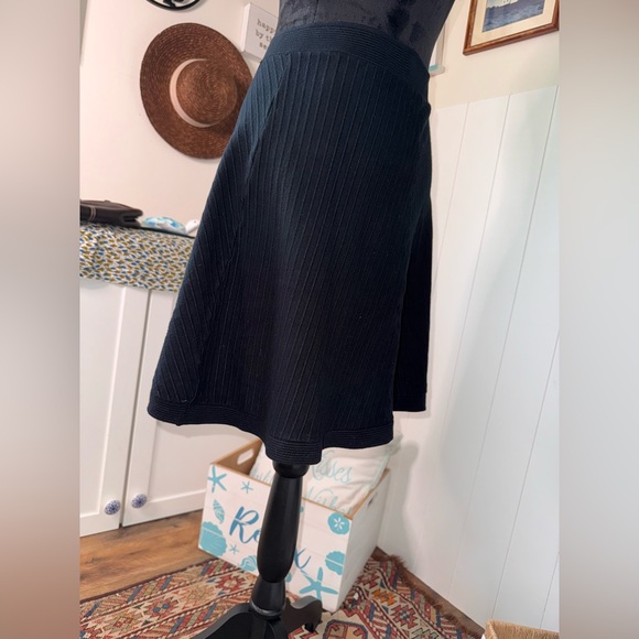 Michael Kors Black Rubbed Knit Skirt Size S/M - Picture 3 of 7